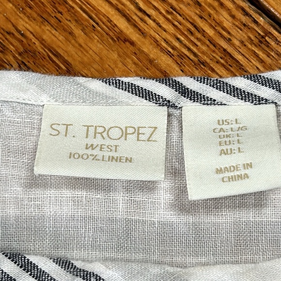 St. Tropez West 100% linen white and gray striped top. Front pocket, Size Large - Picture 2 of 10